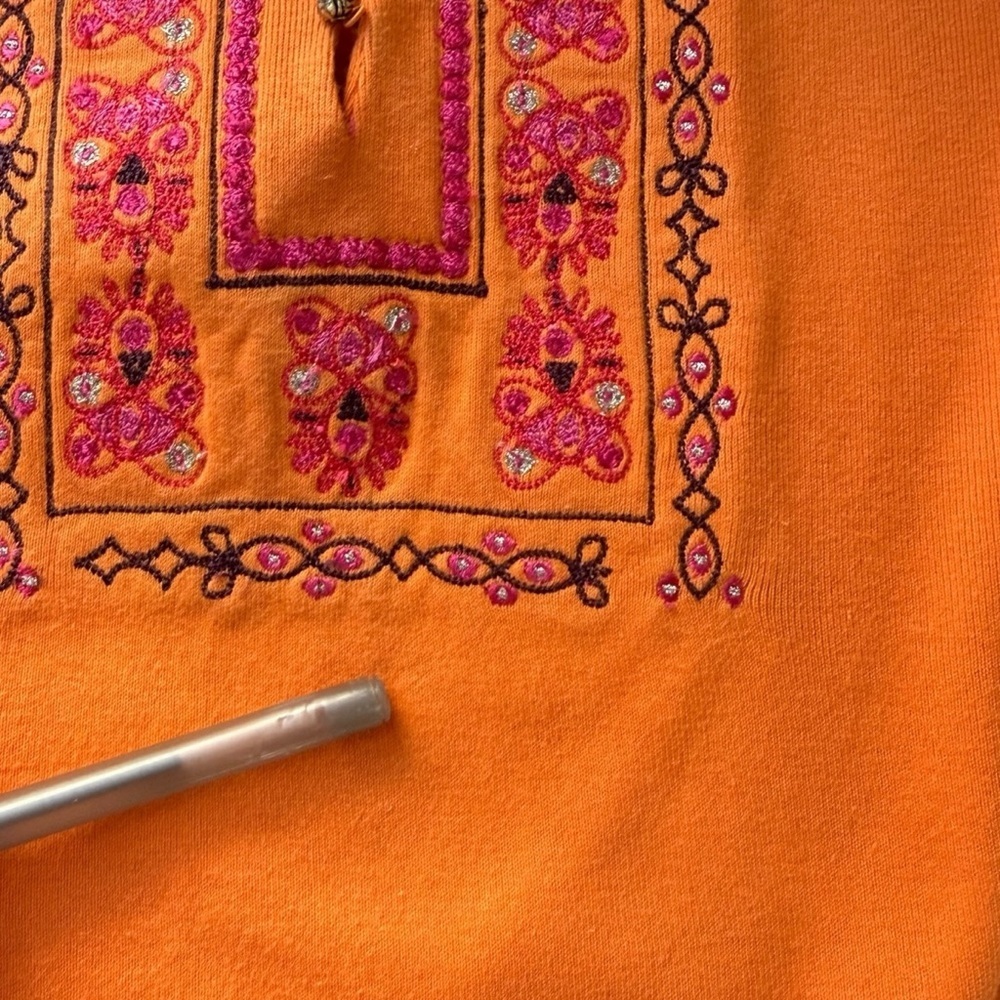St. John’s Bay Embellished T-Shirt Women XL Orange Embroidered V-Neck - Picture 6 of 9